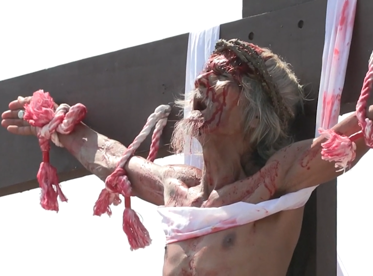 Crucifixiones y flagelaciones reales en Filipinas para Viernes Santo